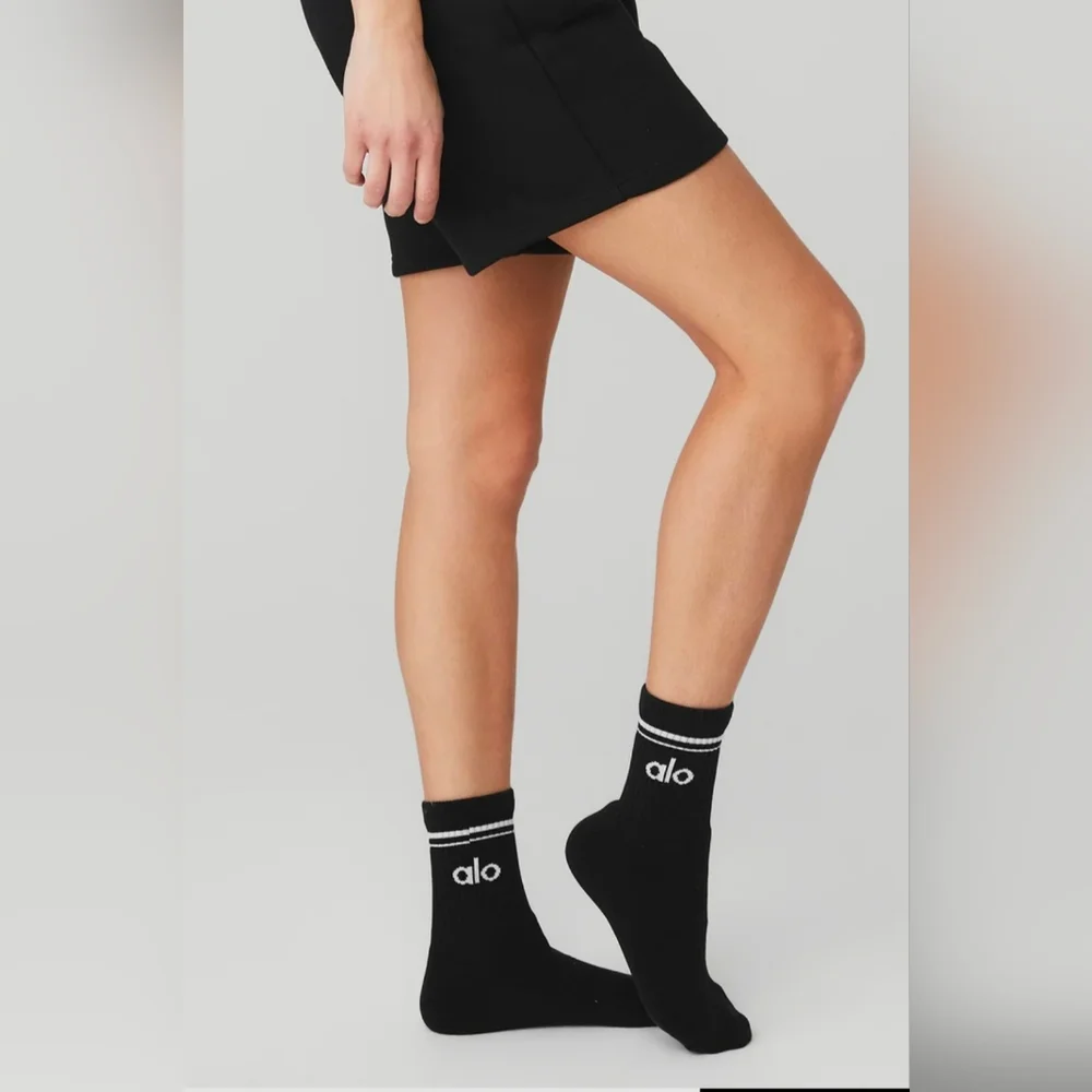 Alo Yoga Unisex Half-Crew Sock Athletic Core: Black/White Medium $34